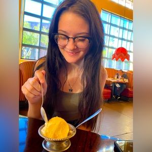 Meet your Posher, Brandy